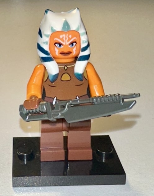 Togruta warrior or Jedi engaged in close-quarters melee combat