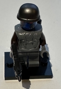 Duros Commando minifig — front view in tactical combat gear